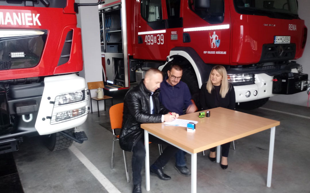 Uroczyste przekazanie dla Ochotniczej Staży Pożarnej w Kuleszach Kościelnych wyposażenia i sprzętu ratownictwa zakupionego ze środków Funduszu Sprawiedliwości – Fundusz Pomocy Pokrzywdzonym oraz Pomocy Postpenitencjarnej, którego dysponentem jest Minister Sprawiedliwości.