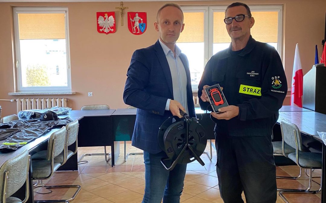 Przekazanie sprzętu dla Ochotniczych Straży Pożarnych z gminy Kulesze Koscielne.
